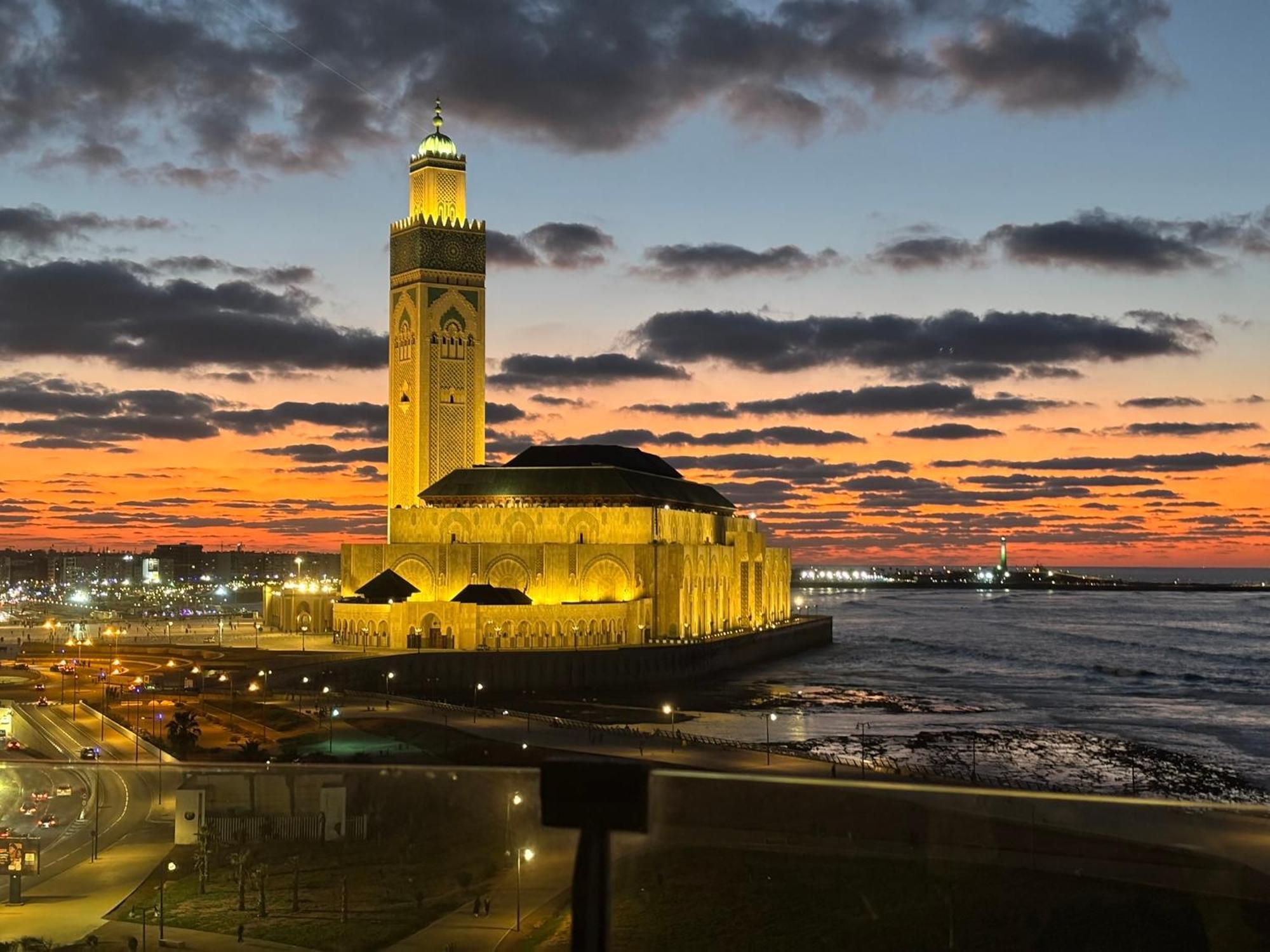 Апартаменты Marina Casa Del Mar - Amazing Sea & Mosque Views Касабланка Экстерьер фото